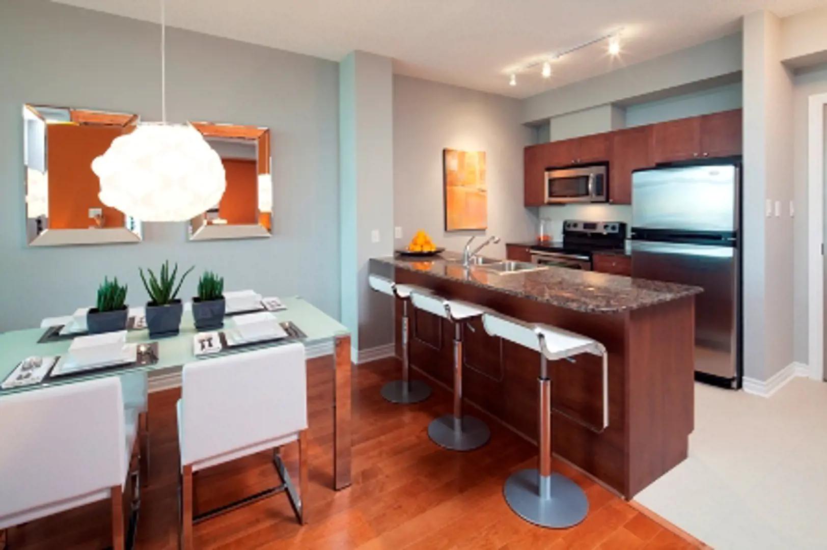 Elle Condominiums – image 3