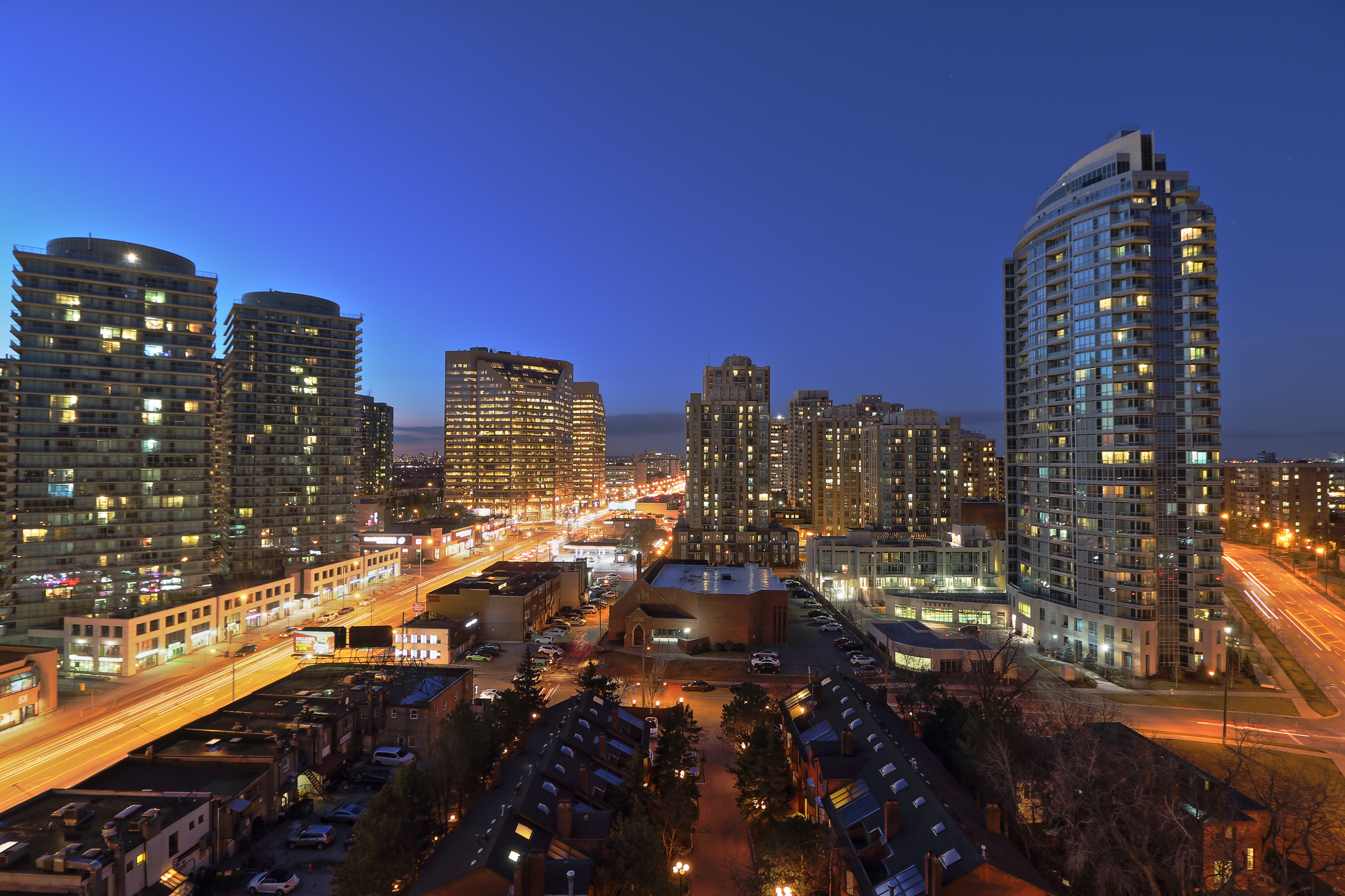 665 Sheppard Avenue West Condos – image 2